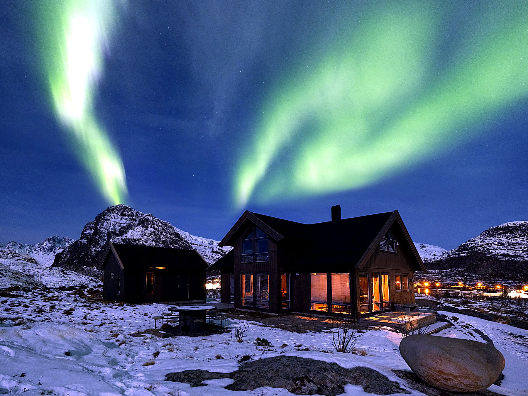 Nordlys over Nature & Sea